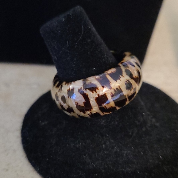 gold and leopard enamel-like ring - Picture 3 of 9